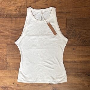 Skims white tank